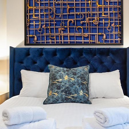 Elegant Kensington Apartment With Patio London Bagian luar foto