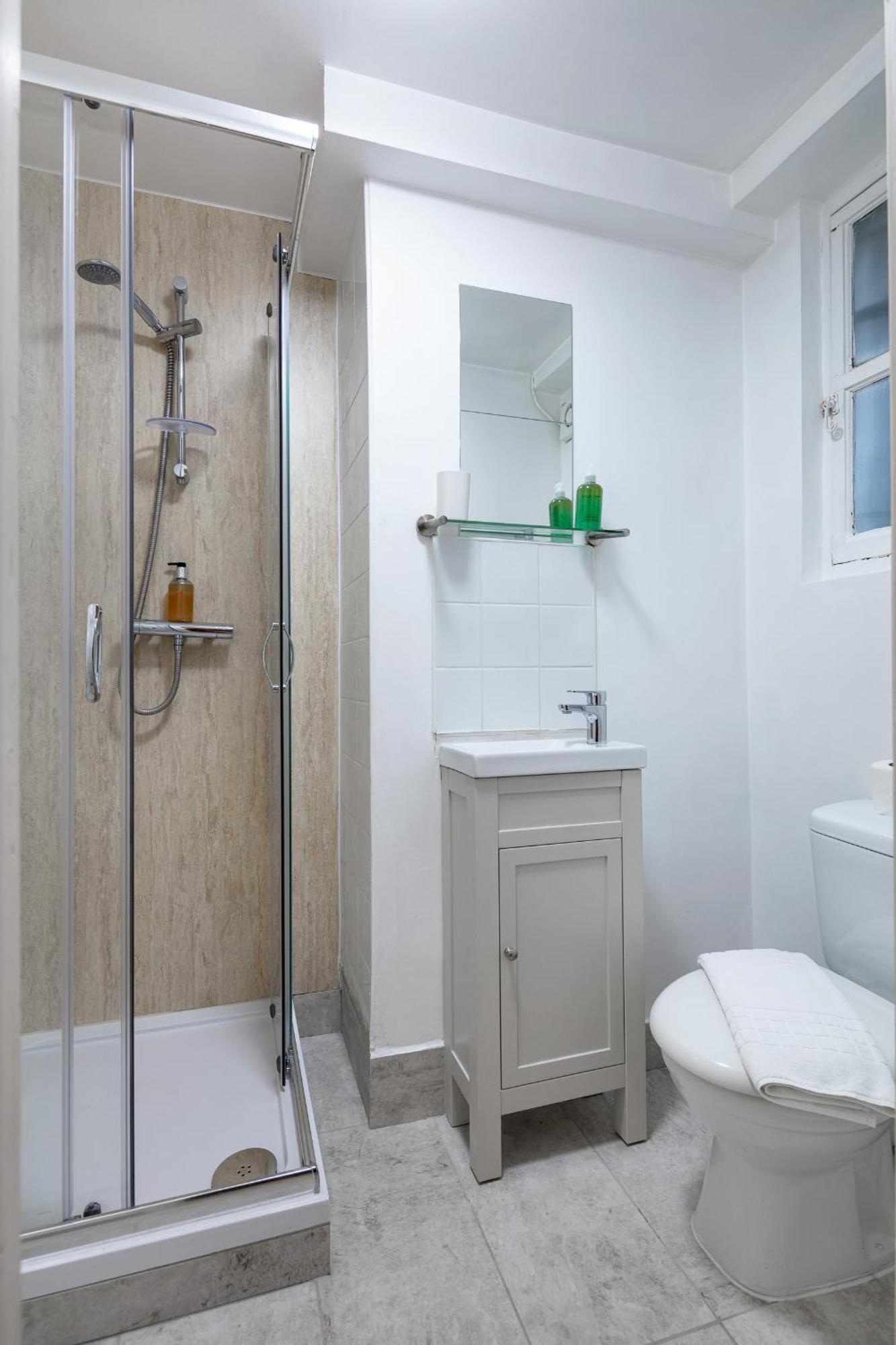 Elegant Kensington Apartment With Patio London Bagian luar foto